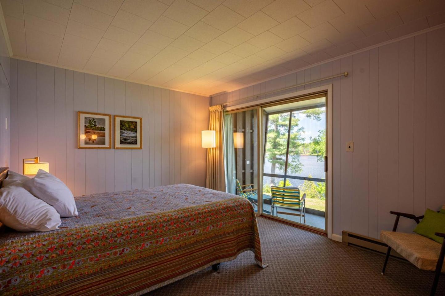 Sandy Point Motel Long Lake Kültér fotó