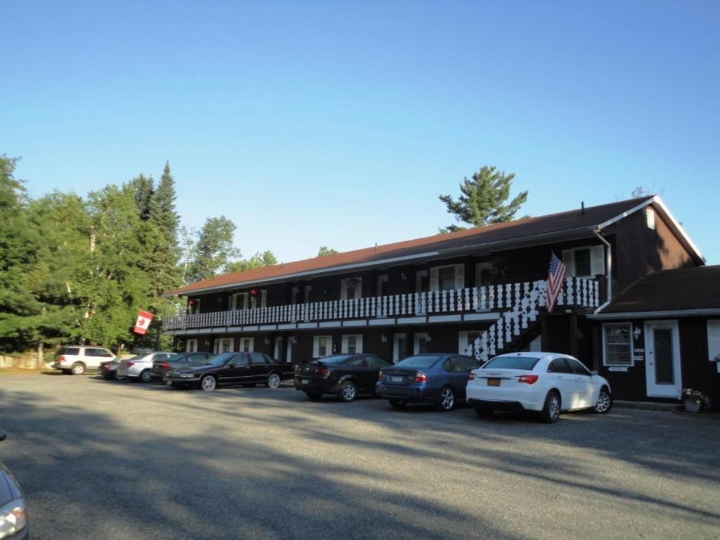 Sandy Point Motel Long Lake Kültér fotó